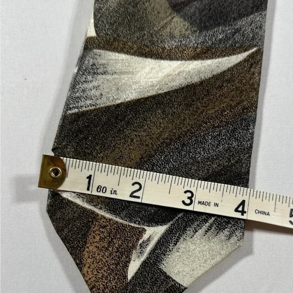 Men’s Italian Silk Bachrach Necktie​ - Picture 3 of 6